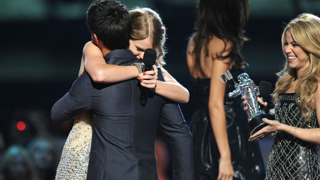 Taylor Lautner Se Arrepiente De No Haber Defendido A Taylor Swift En Los VMA 2009 (1)