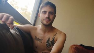 "Es igual a Hayley Williams": Francisco Dañobeitía posó junto a su polola y las redes estallaron de amor