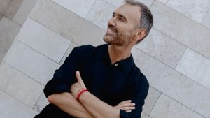 "Ahora nadie puede apartarte de mí": La triste historia detrás de la nueva mascota que adoptó Jordi Castell