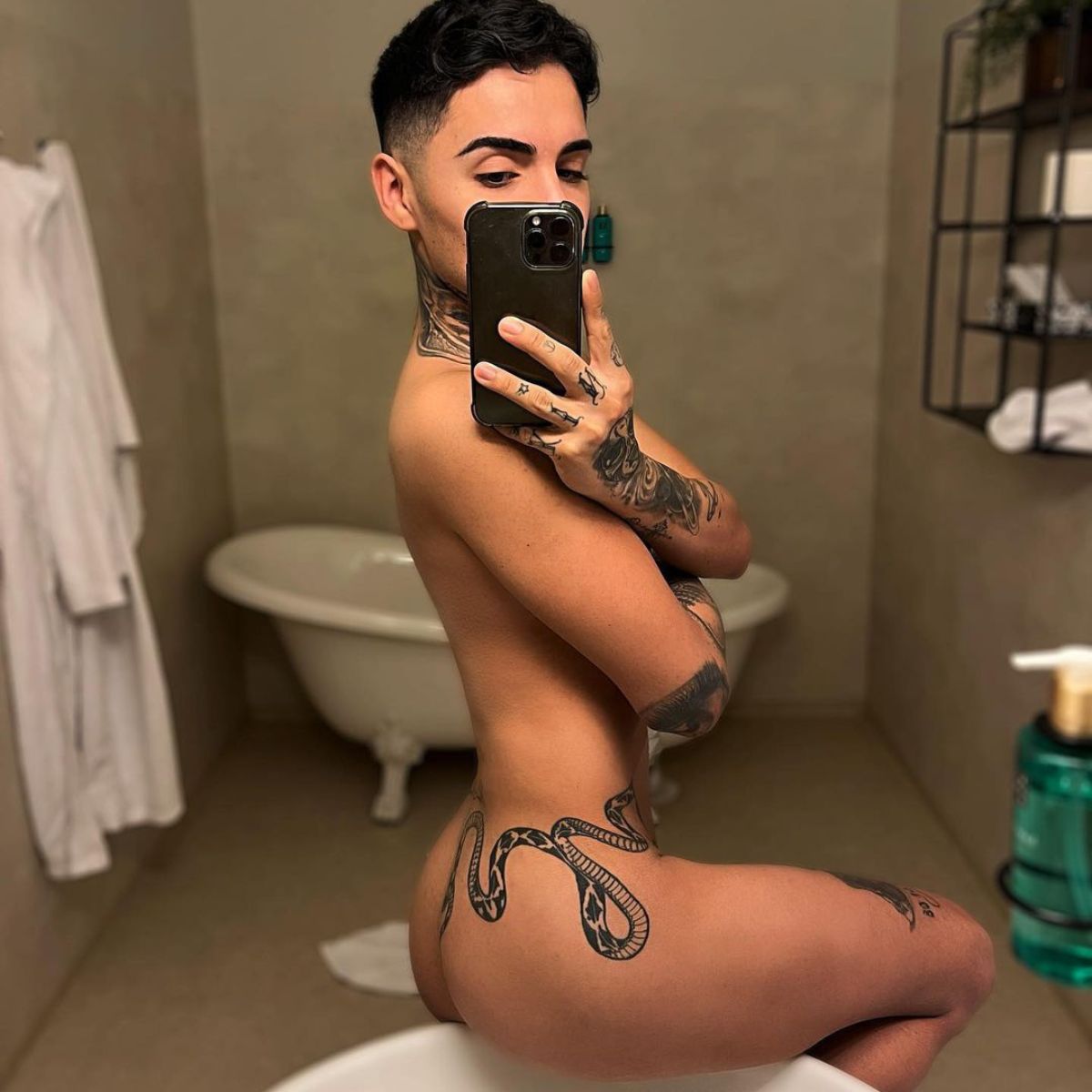Leo Méndez Desnudo (2)