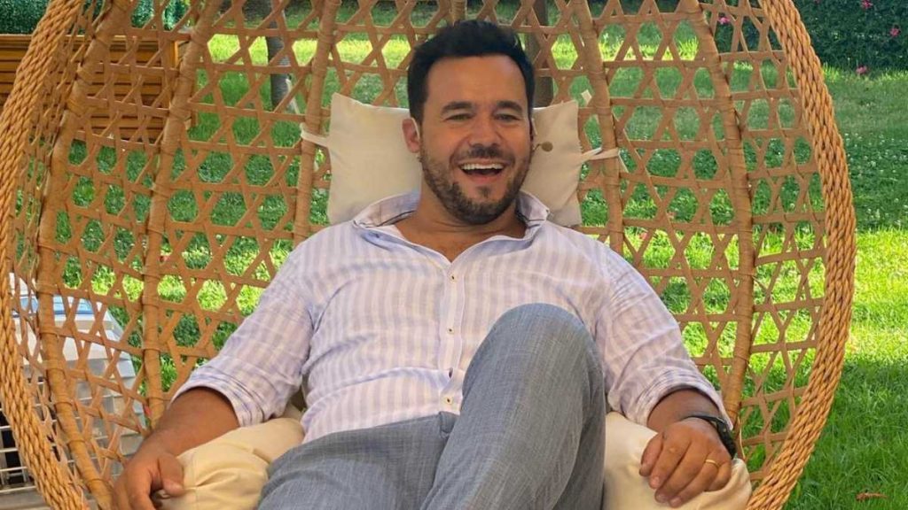 Eduardo De La Iglesia Casa Televisiva