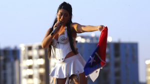 "Soy colombiana pero alguien me dijo guachita": Kali Uchis enamoró a todos en Lollapalooza Chile con su "telepatía"
