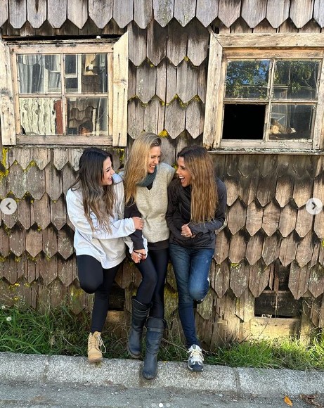 Carolina Arregui Y Sus Hijas 2