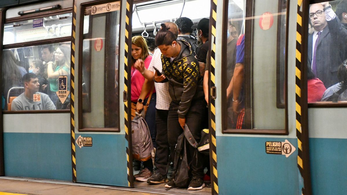 Metro De Santiago (2)