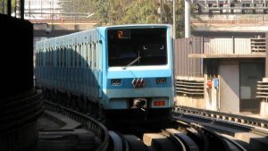 "La mejor noticia del día": La solidaria acción de Metro de Santiago con un perrito se llena de aplausos