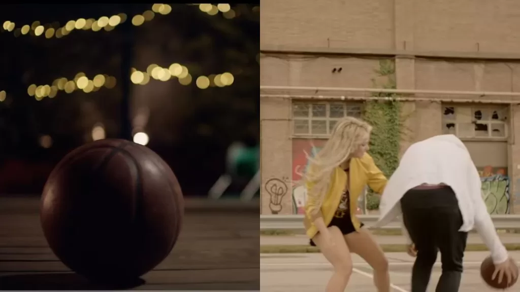 La Pelota De Basquetball Abandonada En La Cancha