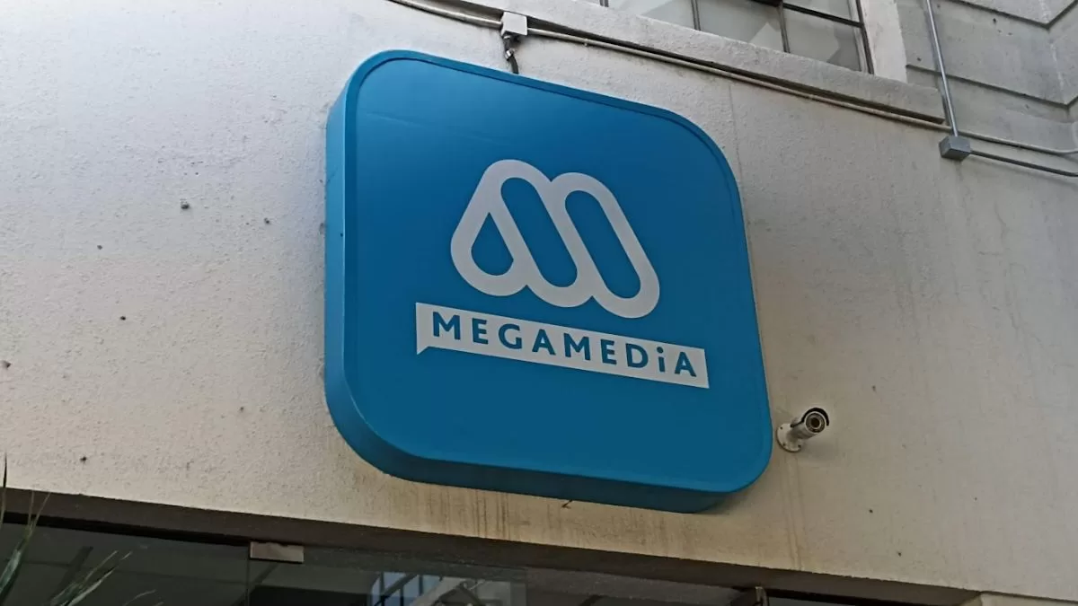 Sigue la grúa televisiva: Mega se la juega y presenta al nuevo rostro que tendrá el canal