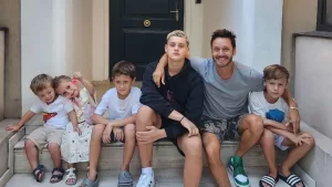 "La banda que me vuelve loco": Benjamín Vicuña comparte especial foto con todos sus hijos