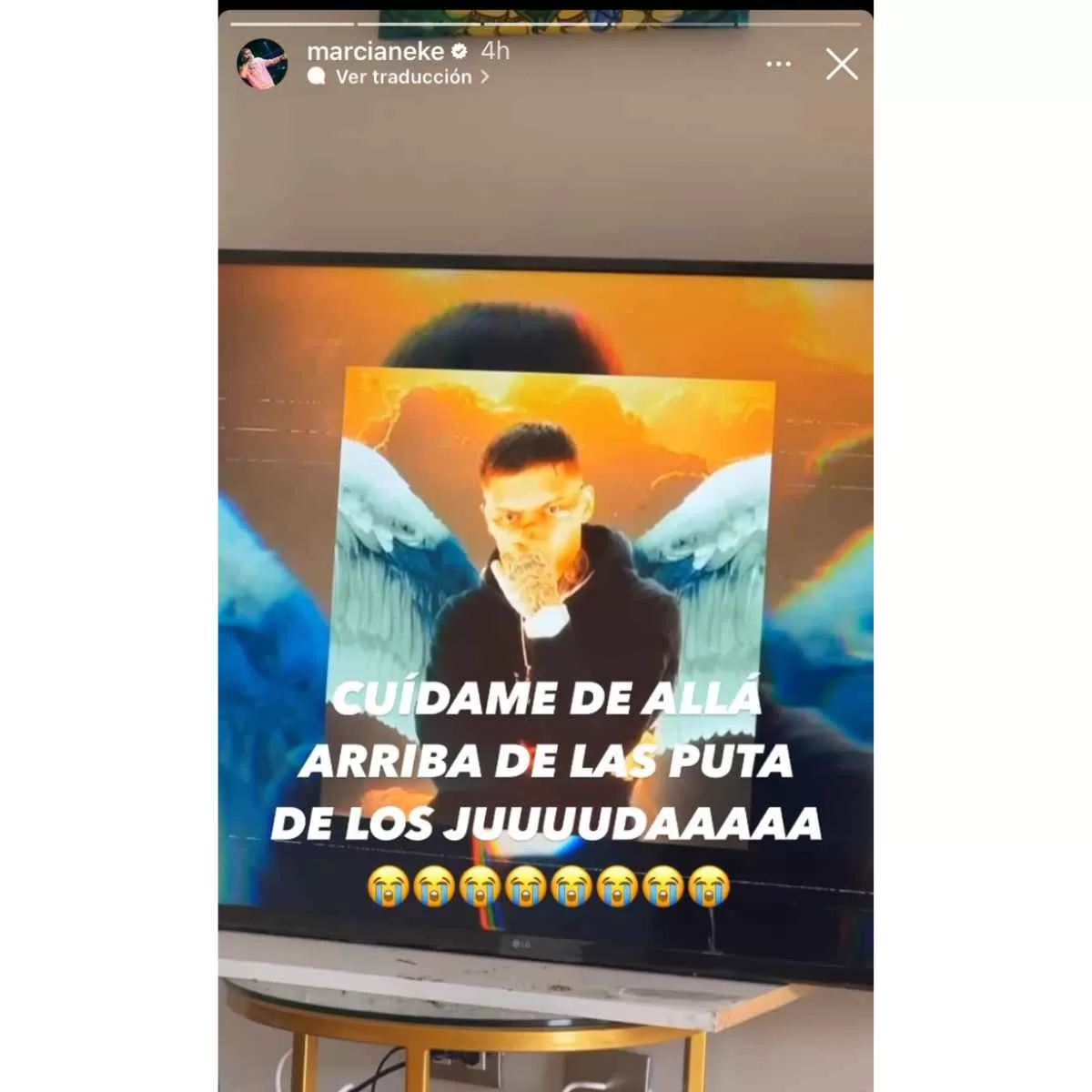 Instagram: @marcianeke