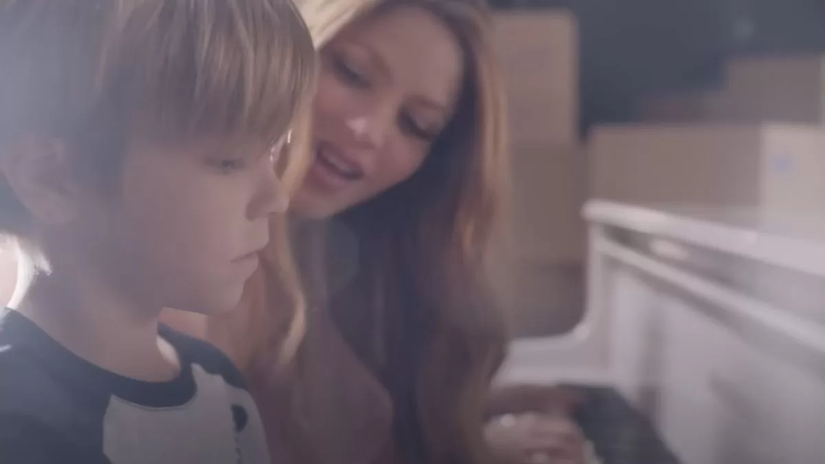 La guerra continúa: Piqué no sabía que sus hijos aparecerían en video de Shakira