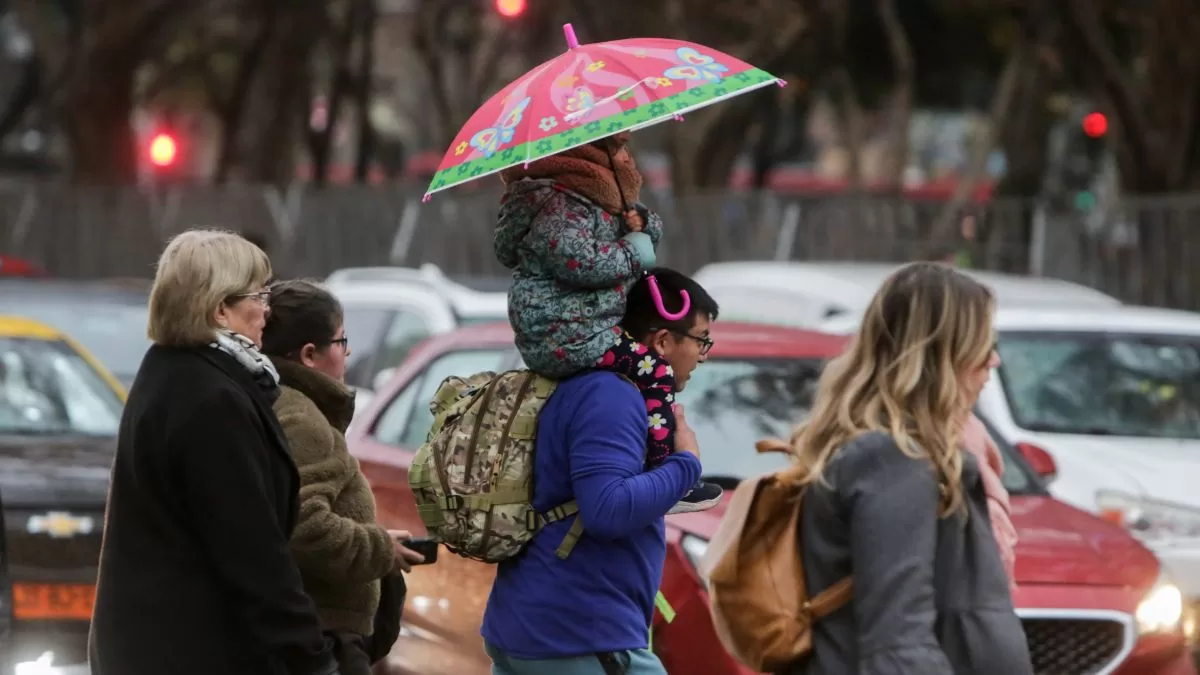Lluvia en Santiago: Cuáles son las zonas en las que se espera precipitaciones este fin de semana
