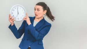 Esta podría ser la razón por la que siempre llegas tarde: puedes estar sufriendo ceguera del tiempo