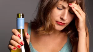 ¿Es intoxicación o una resaca? Estas son las señales para identificar los excesos en estas Fiestas Patrias