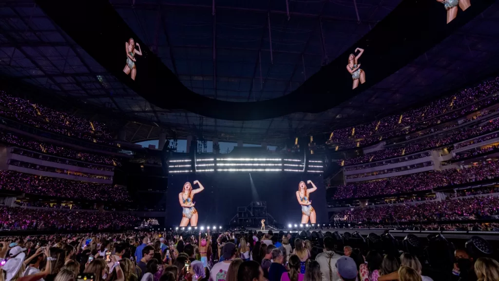 Taylor Swift The Eras Tour (1)