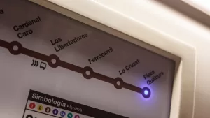 "Por último avisar...": La crítica que se repitió luego de la inauguración de las nuevas estaciones de Metro de Santiago
