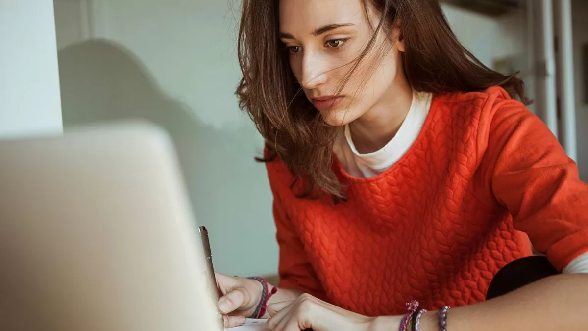 Activa el Modo Monje: Este es el método que te ayudará a terminar tu trabajo más rápido y sin horas extras