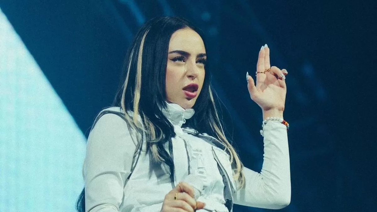 "Imagínate ser el tatuador": Nicki Nicole sorprendió a sus seguidores tras tatuarse en pleno concierto