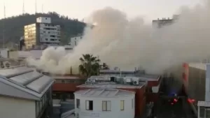 Incendio afecta Hospital de niños Luis Calvo Mackenna