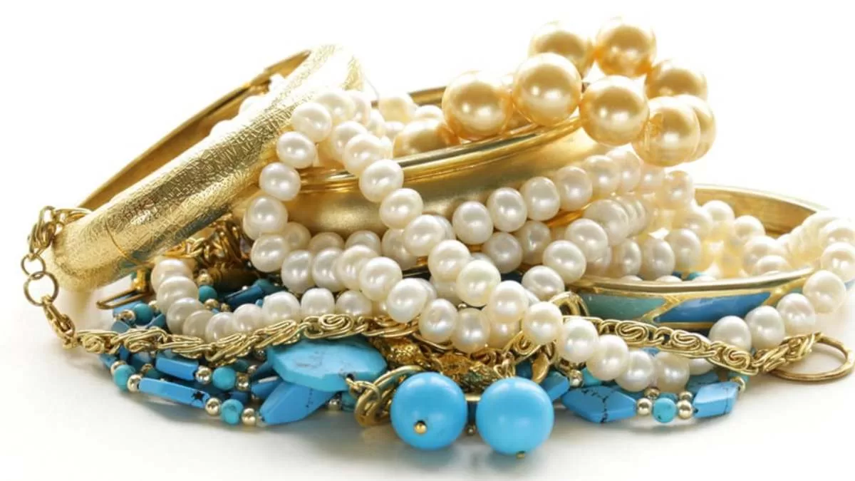 Estos son los tres trucos para limpiar tus joyas de fantasía en casa: Quedarán como nuevas