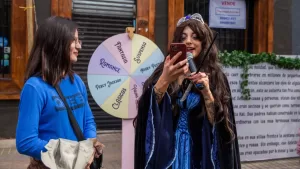 Imperdible panorama en Santiago: Esta es la feria literaria que se toma las calles de la capital con grandes sorpresas