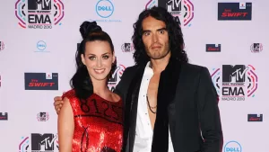 Russell Brand sumó una nueva acusación por agresión sexual: el hecho habría ocurrido en el rodaje de la película Arthur