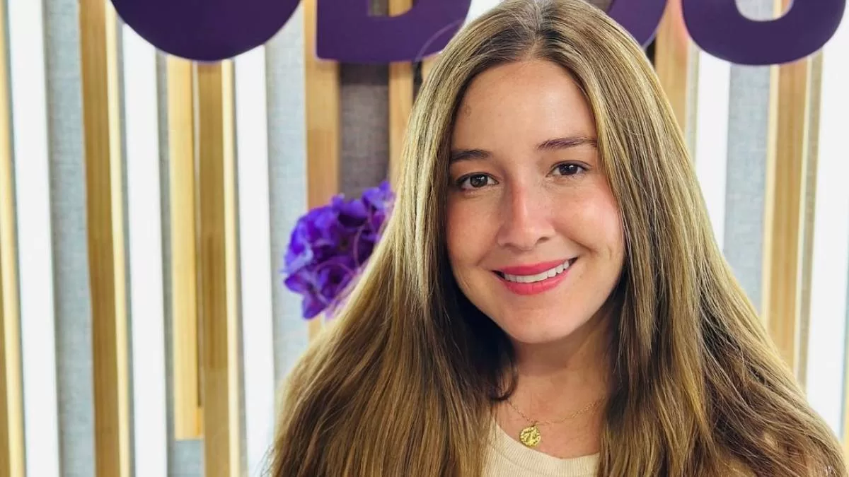 "Eres seca, te mereces todo lo bueno": Famosos dejan sus especiales mensajes a Vale Saini, locutora del Dedicados de FMDOS