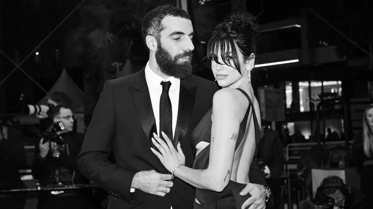 ¿Dua Lipa volvió a la soltería? Medio internacional aseguró que terminó su corto romance Romain Gavras