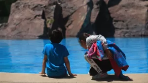 Ola de calor en Santiago: ¿Qué piscinas abiertas al público están disponibles para capear el clima en la capital?
