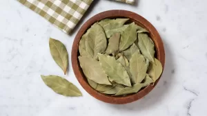 Este es el ritual de Navidad que atraerá abundancia y buena suerte en tu vida: solo necesitas una hoja de esta famosa planta