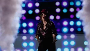 Previo a la presentación de Javiera Contador: Animadores del Festival de Viña 2024 intervienen ante la euforia del público