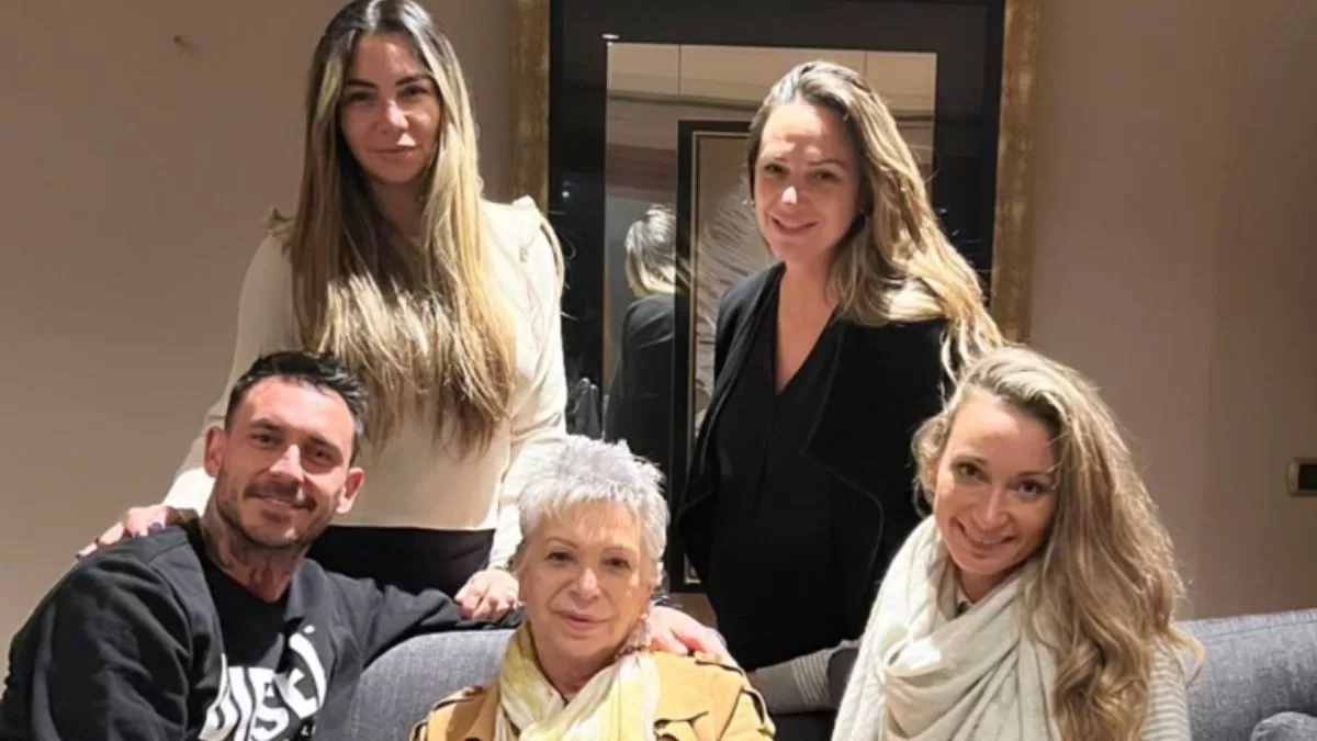 Exfutbolista recibió un cálido saludo por parte de su hija: compartió fotografías familiares para celebrarlo