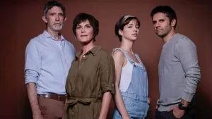 "Poniéndome al día": Destacado actor chileno hace su debut en TikTok y muestra cómo luce su gran casa