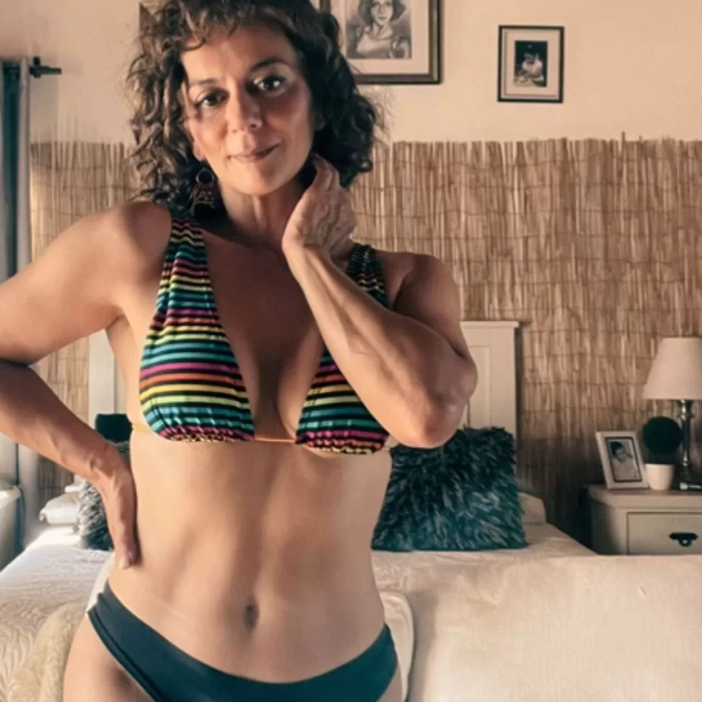 Paola Troncoso En Bikini
