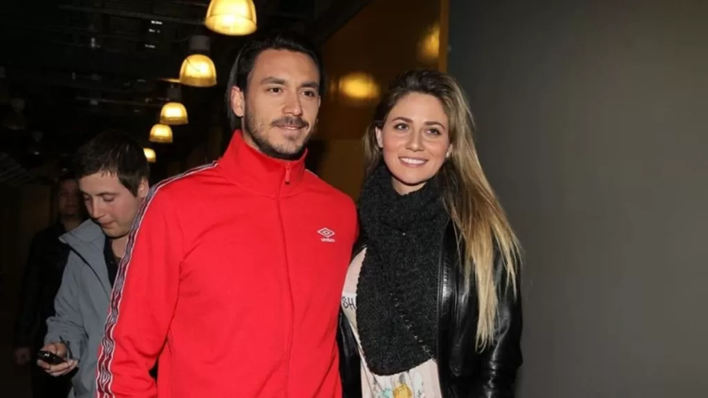 Gissella Gallardo Y Mauricio Pinilla 