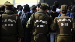 ¿Estás buscando trabajo? Carabineros de Chile tiene ofertas laborales para civiles con sueldos de hasta $847 mil