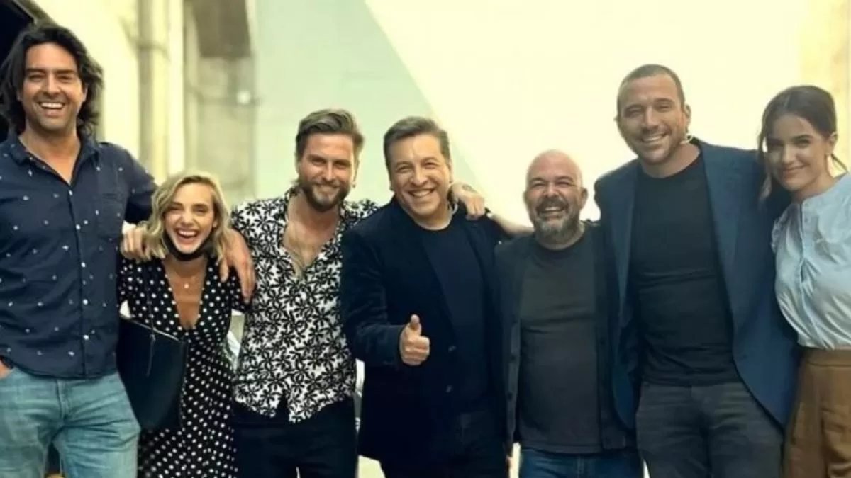 Reconocido animador chileno hizo estallar las redes sociales al desclasificar su actual situación sentimental: "Estoy ahí..."