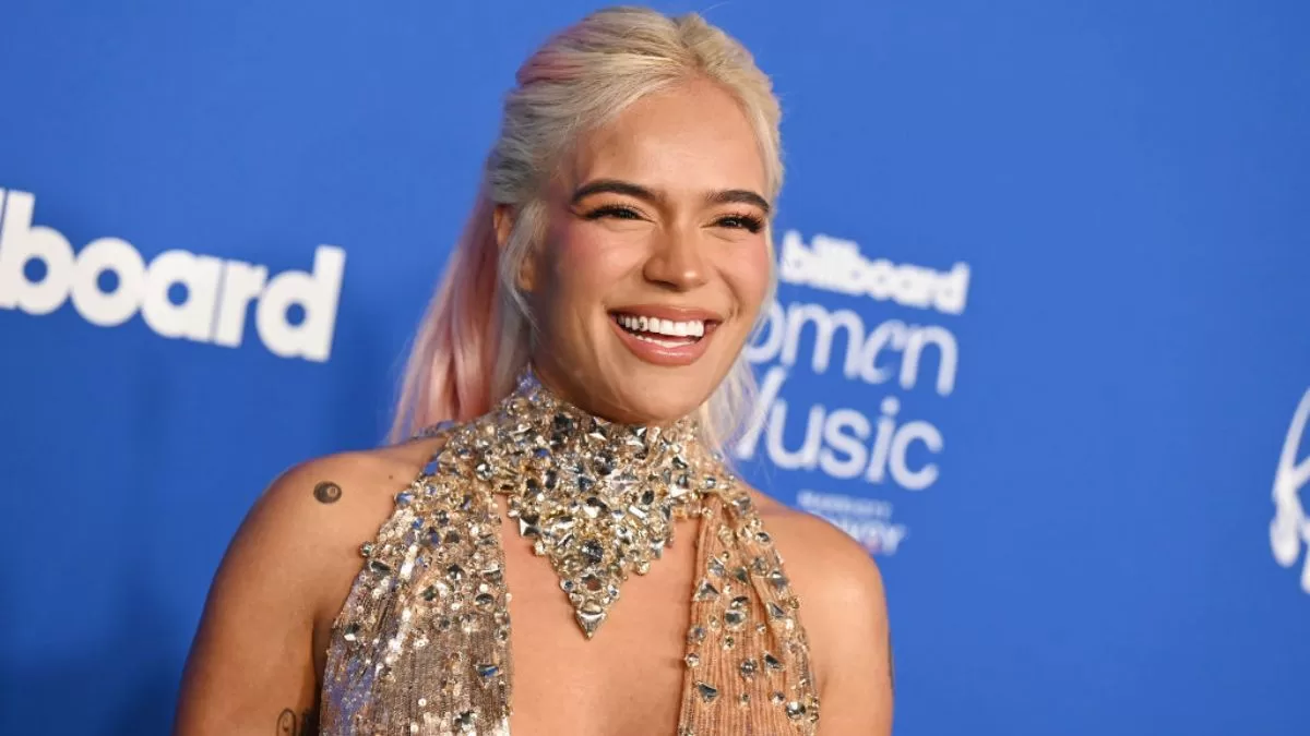 Karol G es homenajeada como Mujer del Año de Billboard 2024 y recibe su galardón a manos de querida actriz de Hollywood