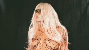 ¡Te pillamos Bichota! Ya llegó Karol G a Chile y estos videos lo confirman