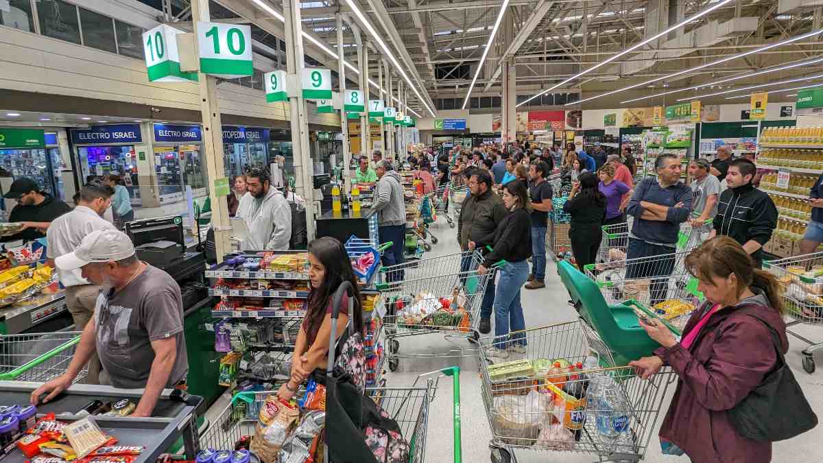 ¿En qué horarios funcionarán los supermercados chilenos en Viernes Santo?