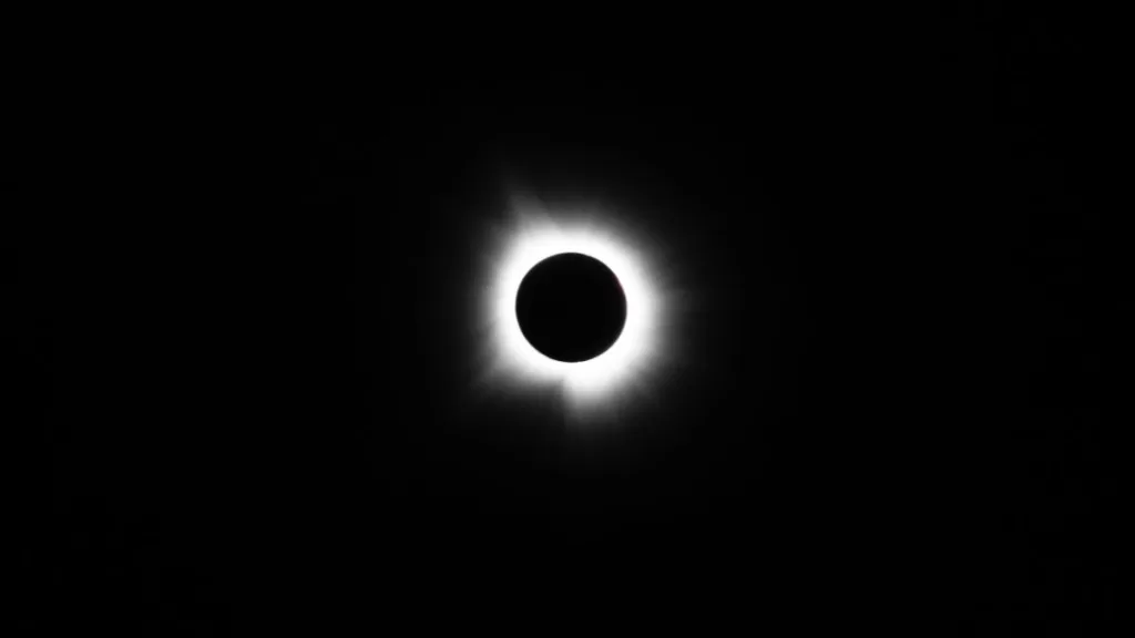 Eclipse Solar Total 2024 (2)