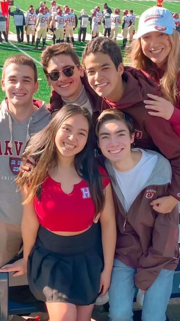 Estudiante Chilena Y Amigos