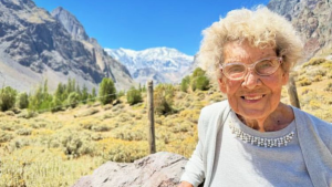 Joy Ryan, la tierna abuela viajera que sus 94 años conquista en su visita a Chile
