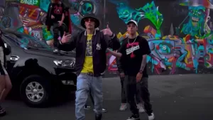 Artista chileno desató preocupación tras ser amenazado con arma por su arrendador: tres sujetos quedaron detenidos