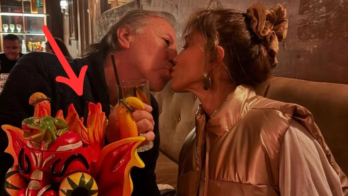 "¿Qué es eso en el centro?": Este es el llamativo detalle que no pasó desapercibido en la foto de Carolina Arregui y su esposo