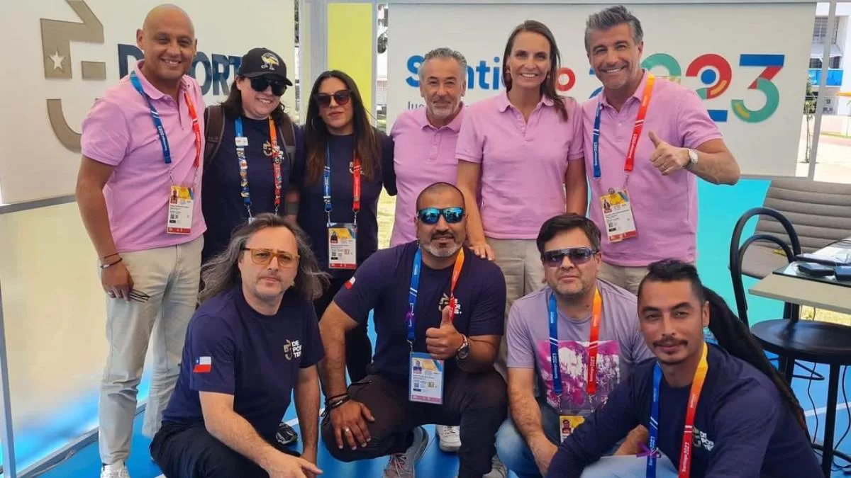 Conocido periodista chileno es visto con una misteriosa mujer a pocas semanas de confirmar su quiebre matrimonial