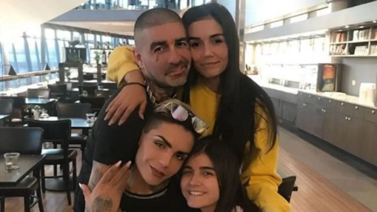 Hija de Leo Méndez impacta con radical cambio de look y desata diferentes reacciones: "¿Ahora te crees hombre?"