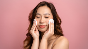 Skincare Coreano: Así es como la exfoliación química mejorará radicalmente tu piel y tu rutina de cuidado