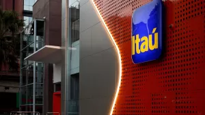 Banco Itaú abre más de 50 cupos de trabajo para sus sucursales en Chile: revisa cómo postular y qué beneficios ofrecen