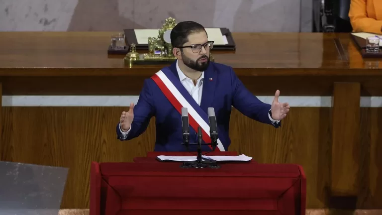 ¿Se va a condonar el CAE? Presidente Gabriel Boric presenta nuevo sistema público que reemplazará este crédito en la Cuenta Pública 2024