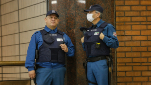 Metro de Santiago abre puestos de trabajo para su equipo de seguridad: ¿Cómo y dónde postular?
